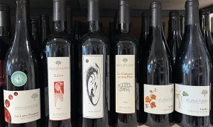 Vins bio en direct de producteurs dans le rayon boissons de la Coop 14